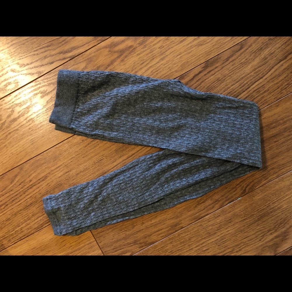 NWOT Maurice’s knit leggings